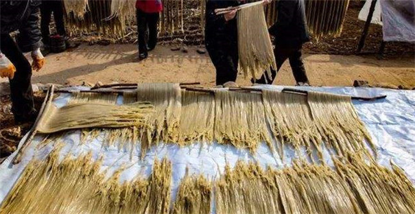 小型紅薯粉條機自然干燥環節 小型紅薯粉條機自然干燥環節