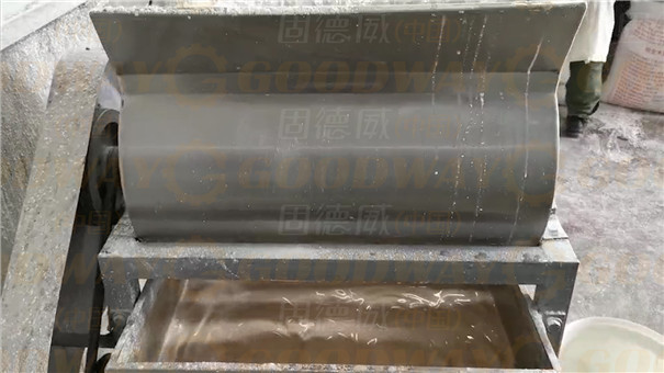 漏瓢式紅薯粉條機加工過程--打芡 漏瓢式紅薯粉條機加工過程--打芡